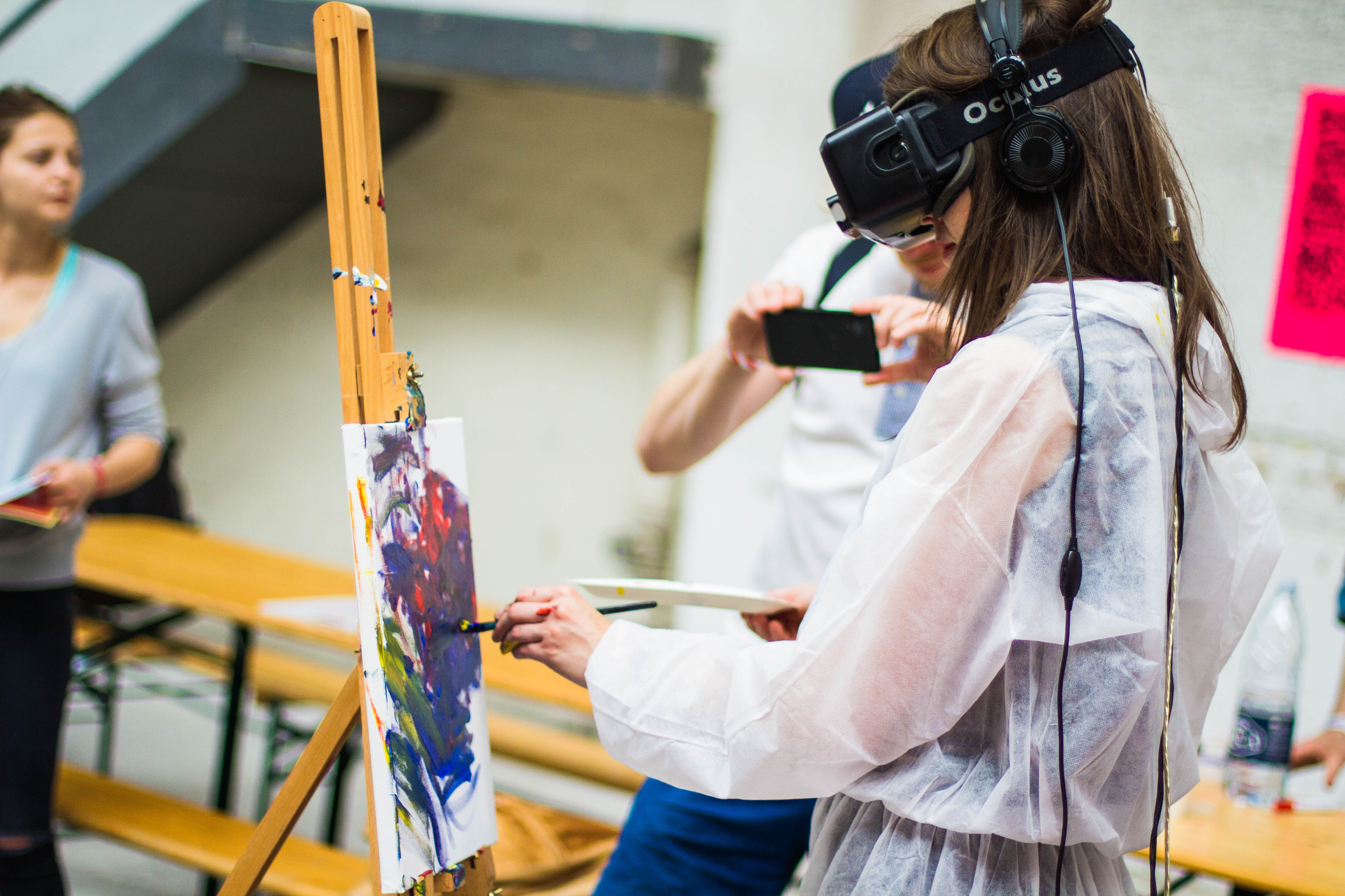 Vr класс. VR искусство. Искусство преподавания. Дополненная реальность в искусстве. VR В образовании.